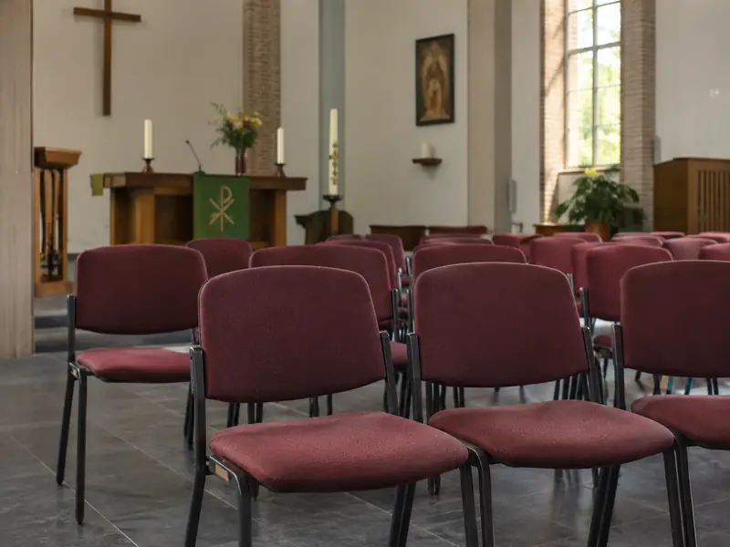 Gereinigd meubilair, religieuze gebouwen